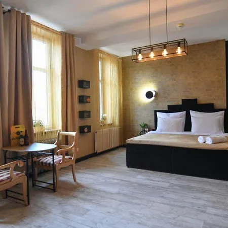 Apartment Zlotypociag Przy Zamkowej W Walbrzychu Waldenburg